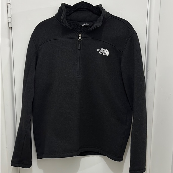 The North Face Men's Black Sweater - Picture 1 of 3